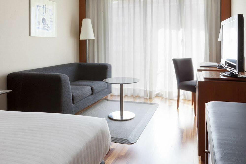 Ac Hotel La Rioja By Marriott Logroño Exteriör bild
